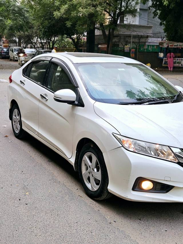 https://images10.gaadi.com/usedcar_image/QP1A.190711.020/original/aebcf8b1-3e28-4289-ab17-2d2fd76ef2f4.jpg?imwidth=6400