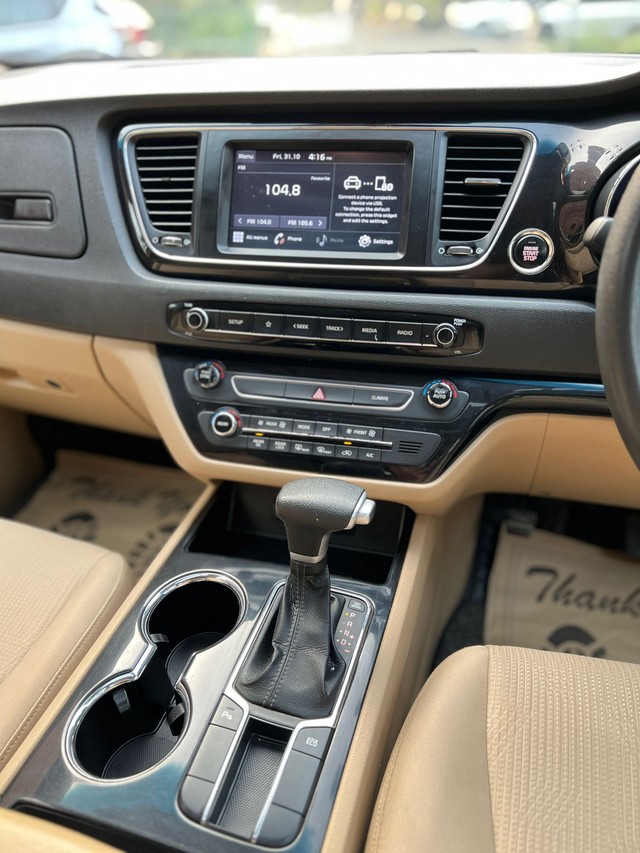 Second-hand 2020 Kia Carnival Prestige 6 STR for sale in New Delhi-7