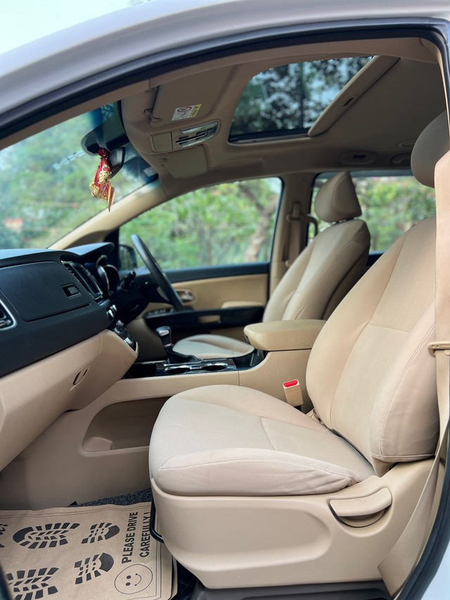 Second-hand 2020 Kia Carnival Prestige 6 STR for sale in New Delhi-16