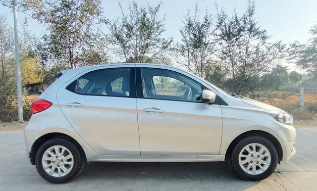 Second-hand 2017 Tata Tiago 1.2 Revotron XZ for sale in Ahmedabad-1
