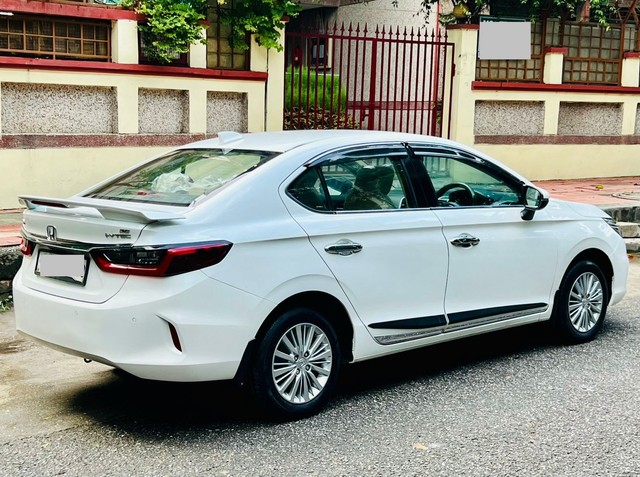 Second-hand 2021 Honda City V MT for sale in New Delhi-2