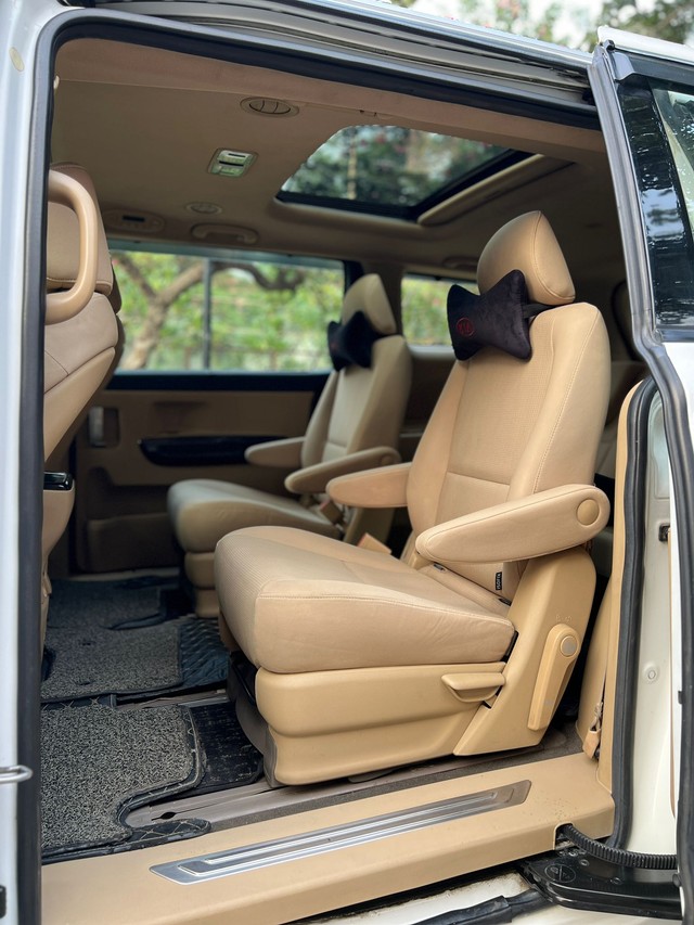 Second-hand 2020 Kia Carnival Prestige 6 STR for sale in New Delhi-15