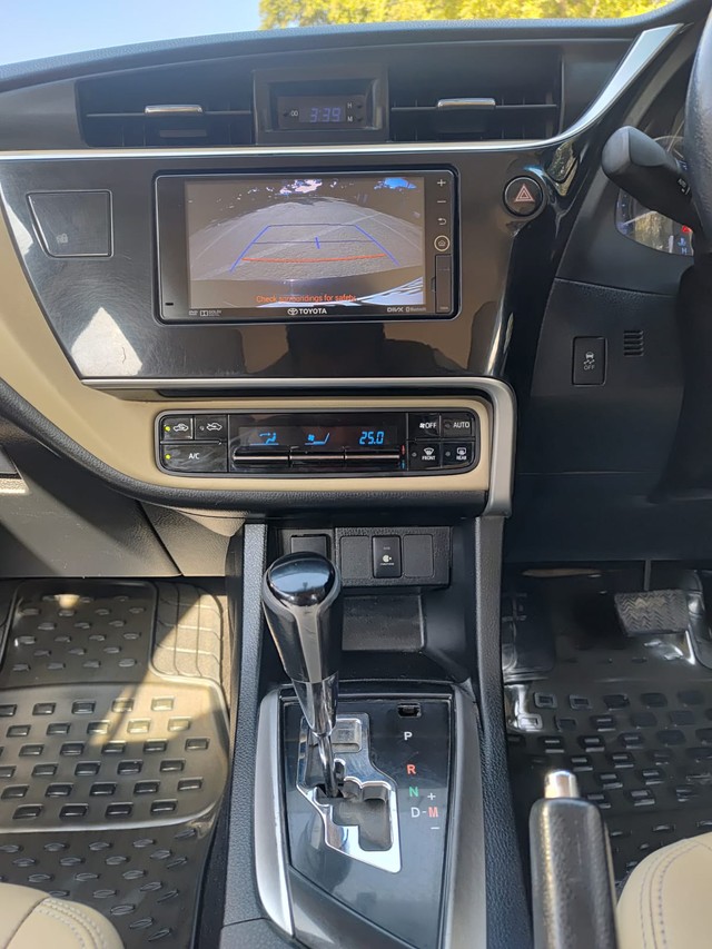 Second-hand 2018 Toyota Corolla Altis 1.8 VL CVT for sale in Gurgaon-12