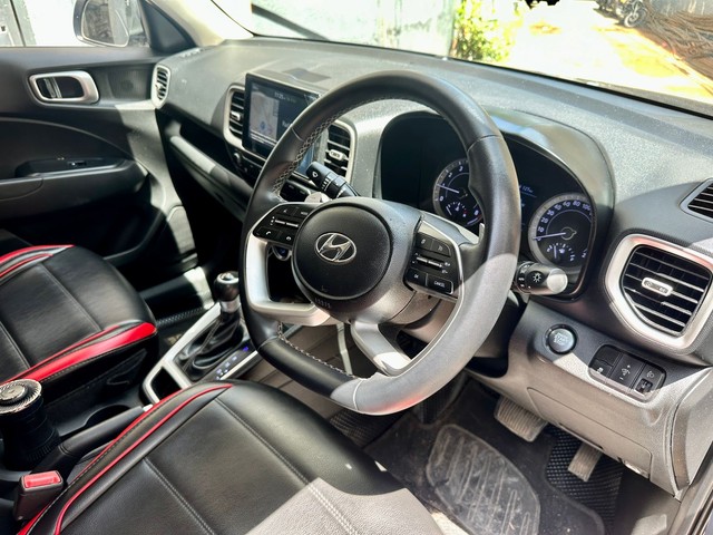 Second-hand 2020 Hyundai Venue SX Plus Turbo DCT for sale in Chennai-10