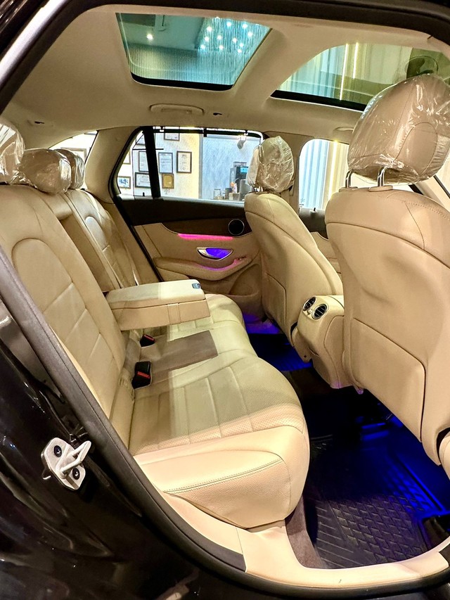 Second-hand 2022 Mercedes-Benz GLC 200 for sale in New Delhi-15