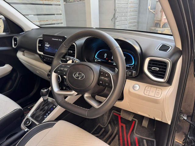 Second-hand 2025 Hyundai Venue SX Opt Turbo DCT for sale in Chennai-5