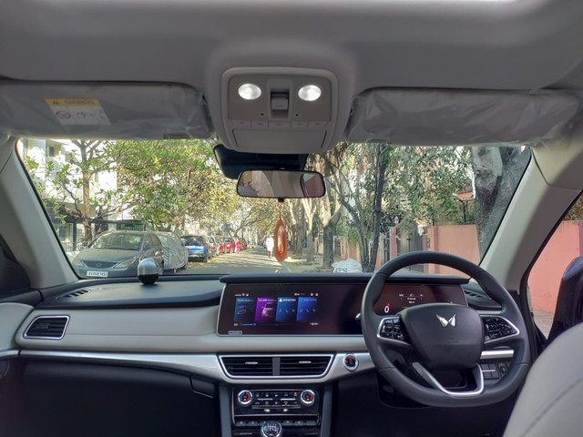 Second-hand 2022 Mahindra XUV700 AX5 7 Str BSVI for sale in Bangalore-7