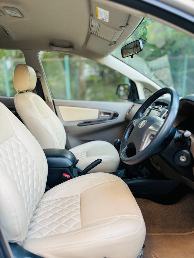 Second-hand 2015 Toyota Innova 2.5 VX (Diesel) 7 Seater for sale in Bangalore-7