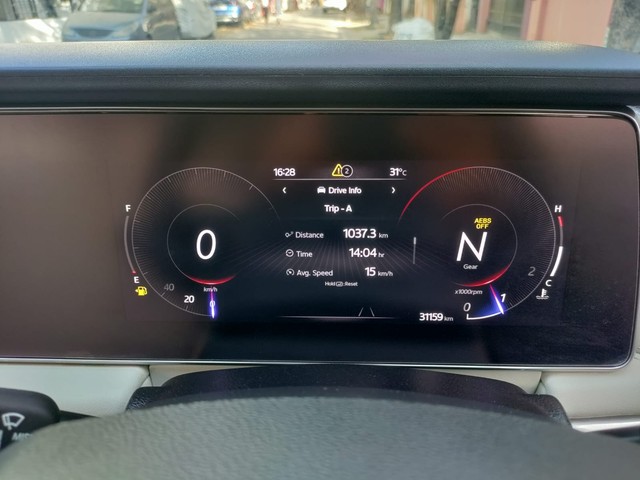 Second-hand 2022 Mahindra XUV700 AX5 7 Str BSVI for sale in Bangalore-8