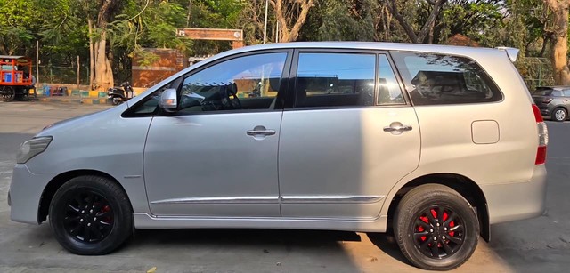 Second-hand 2014 Toyota Innova 2.5 VX (Diesel) 8 Seater for sale in Bangalore-2