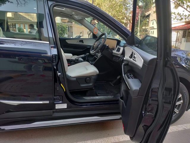 Second-hand 2022 Mahindra XUV700 AX5 7 Str BSVI for sale in Bangalore-6