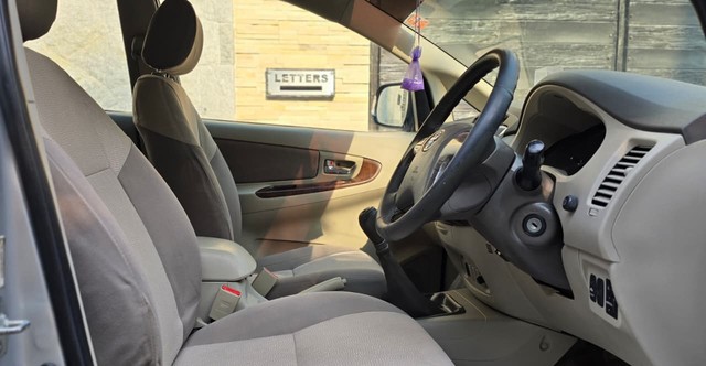 Second-hand 2014 Toyota Innova 2.5 VX (Diesel) 8 Seater for sale in Bangalore-9