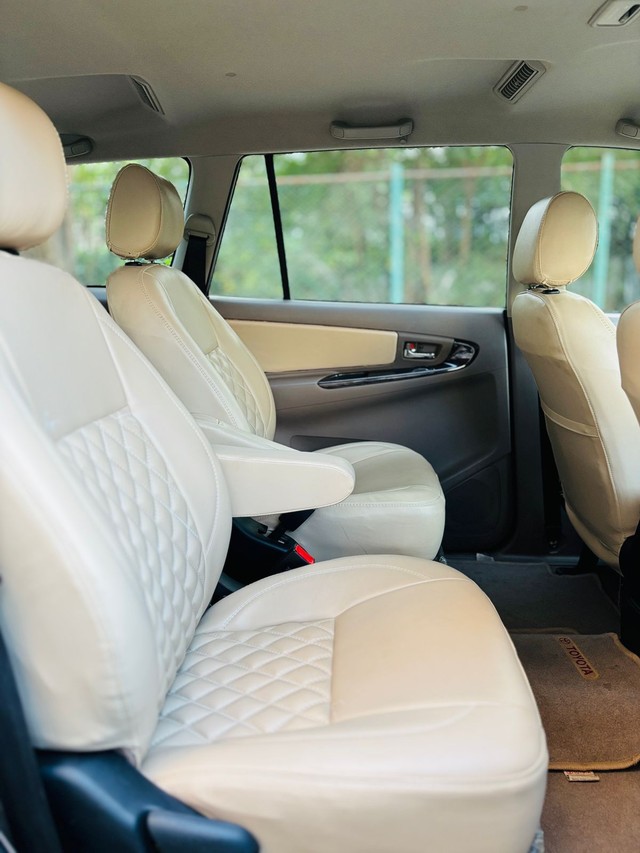 Second-hand 2015 Toyota Innova 2.5 VX (Diesel) 7 Seater for sale in Bangalore-4