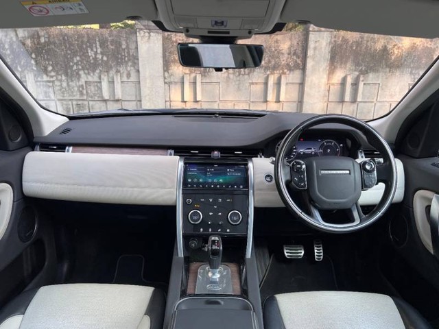 Second-hand 2020 Land Rover Discovery Sport Dynamic SE for sale in Mumbai-7
