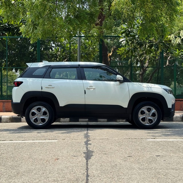 Second-hand 2023 Maruti Brezza Vxi for sale in New Delhi-1