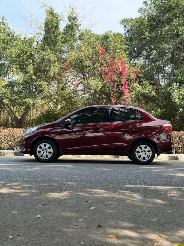 Honda Amaze S i-VTEC Second-hand 2017 Honda Amaze S i-VTEC for sale in New Delhi-9