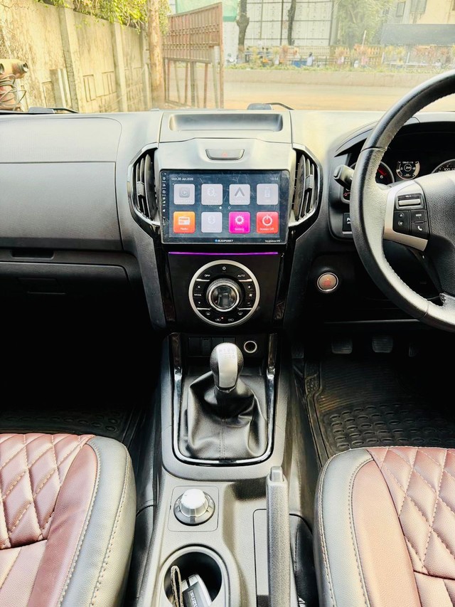 Second-hand 2023 Isuzu V-Cross 4x4 Z BSVI for sale in Mumbai-7