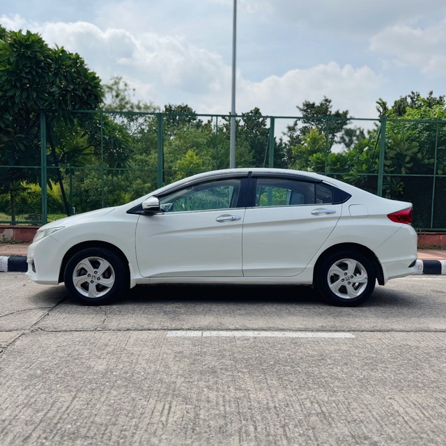 Second-hand 2016 Honda City i VTEC CVT VX for sale in New Delhi-2