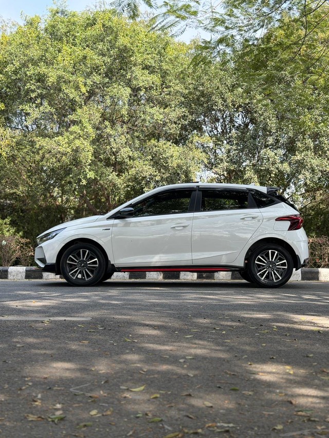 Second-hand 2022 Hyundai i20 Asta Turbo iMT for sale in New Delhi-3
