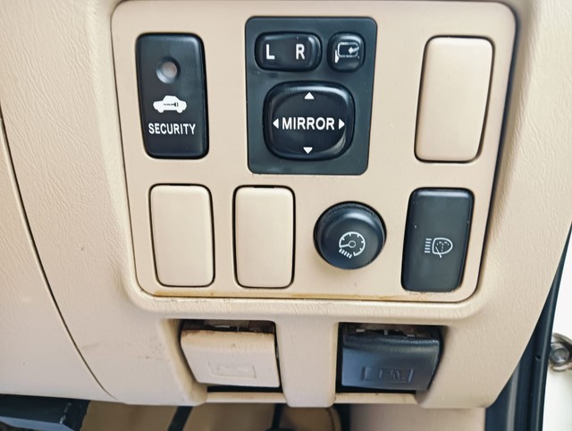 Second-hand 2015 Toyota Fortuner 4x2 Manual for sale in Ahmedabad-8