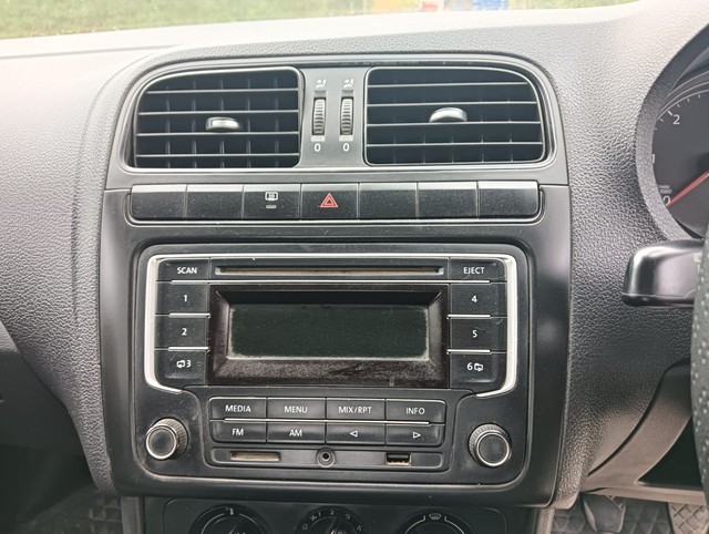 Second-hand 2015 Volkswagen Polo 1.5 TDI Comfortline for sale in Ahmedabad-9