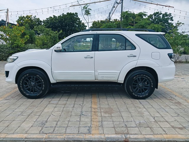 Second-hand 2015 Toyota Fortuner 4x2 Manual for sale in Ahmedabad-3