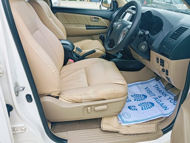 Second-hand 2015 Toyota Fortuner 4x2 Manual for sale in Ahmedabad-14