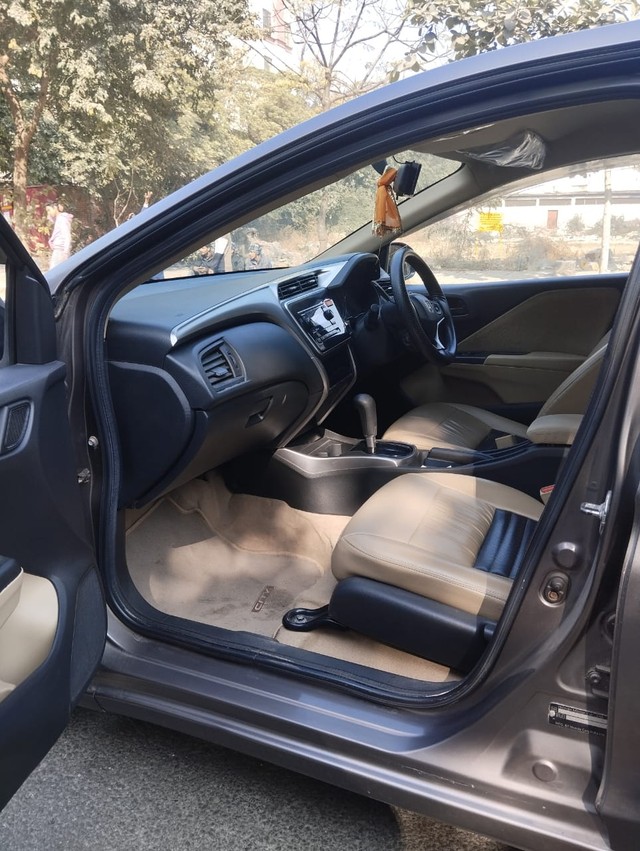 Second-hand 2014 Honda City i VTEC CVT SV for sale in New Delhi-11