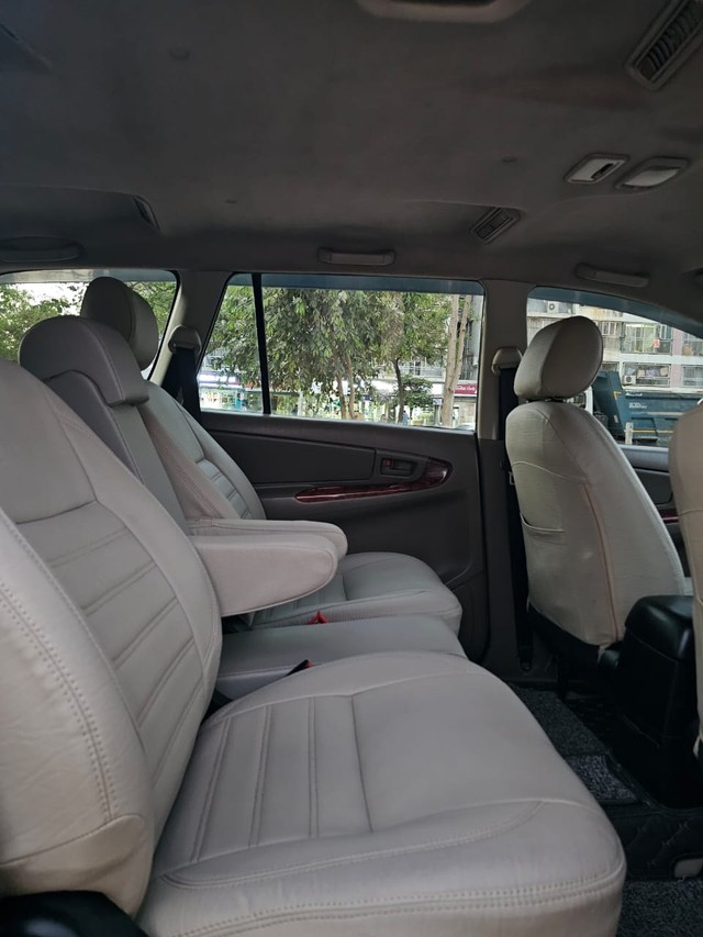 Second-hand 2015 Toyota Innova 2.5 GX (Diesel) 7 Seater BS IV for sale in Ahmedabad-6