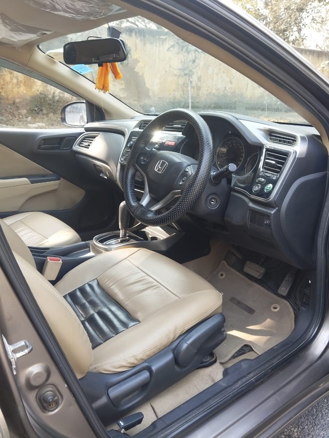 Second-hand 2014 Honda City i VTEC CVT SV for sale in New Delhi-8