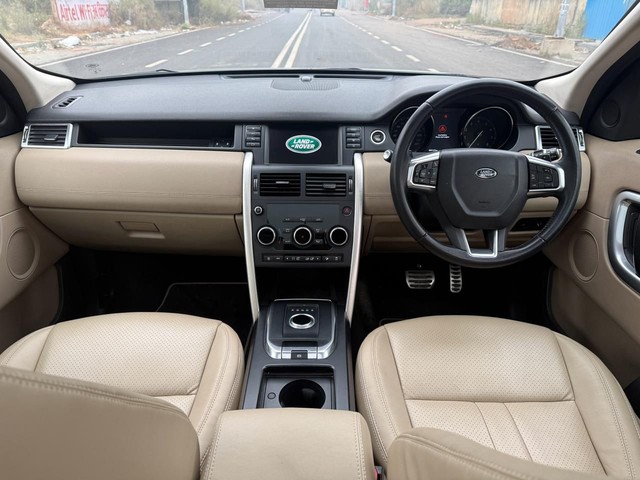 Second-hand 2018 Land Rover Discovery HSE 2.0 SD4 for sale in New Delhi-5