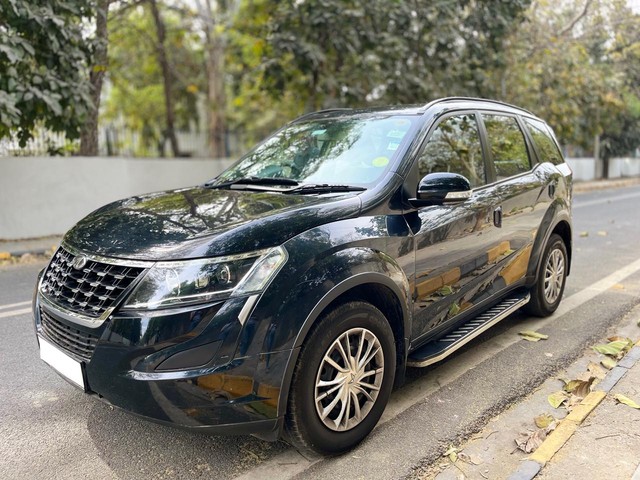 Second-hand 2018 Mahindra XUV500 W7 AT BSIV for sale in New Delhi-7