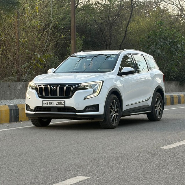 Second-hand 2024 Mahindra XUV700 AX7 7Str Diesel AT for sale in Noida-1