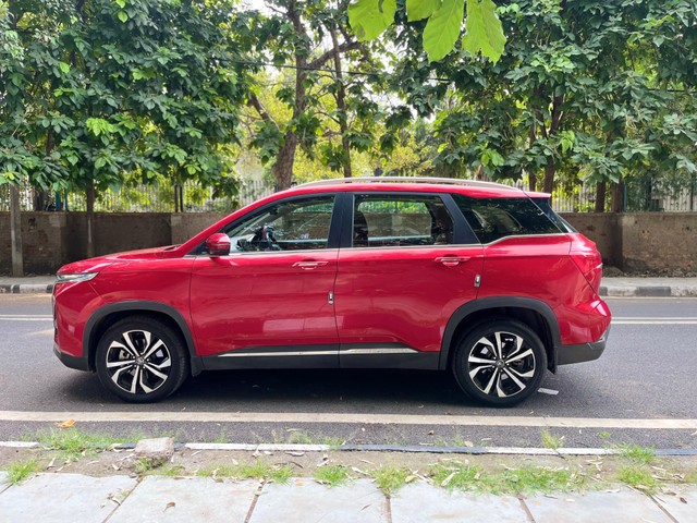 Second-hand 2024 MG Hector Plus Sharp Pro CVT 2023-2025 for sale in New Delhi-3