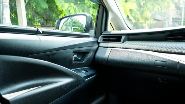 Second-hand 2022 Toyota Innova Crysta 2.7 GX 7 STR AT for sale in New Delhi-4