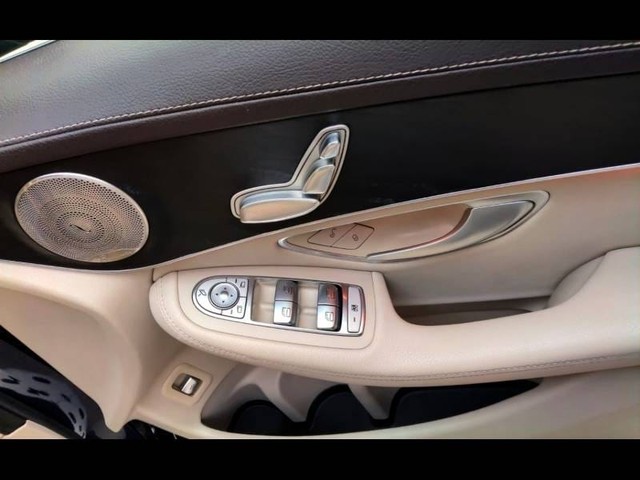 Second-hand 2022 Mercedes-Benz GLC 200 for sale in New Delhi-7