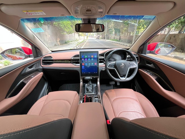 Second-hand 2024 MG Hector Plus Sharp Pro CVT 2023-2025 for sale in New Delhi-11