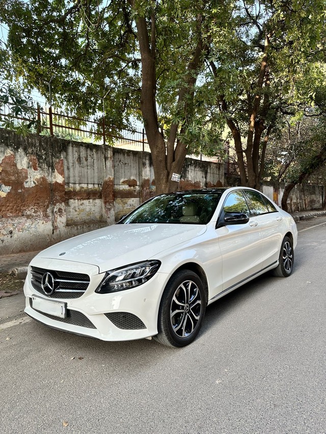 Second-hand 2021 Mercedes-Benz C-Class Progressive C 200 for sale in New Delhi-3