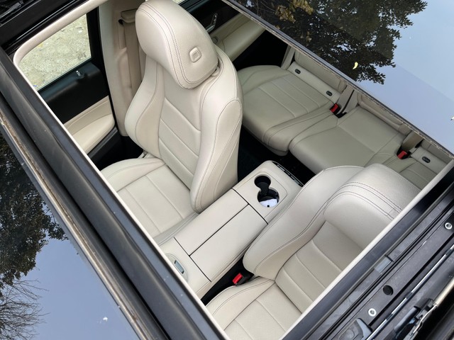 Second-hand 2025 Mercedes-Benz GLE 300d 4Matic AMG Line for sale in Noida-20