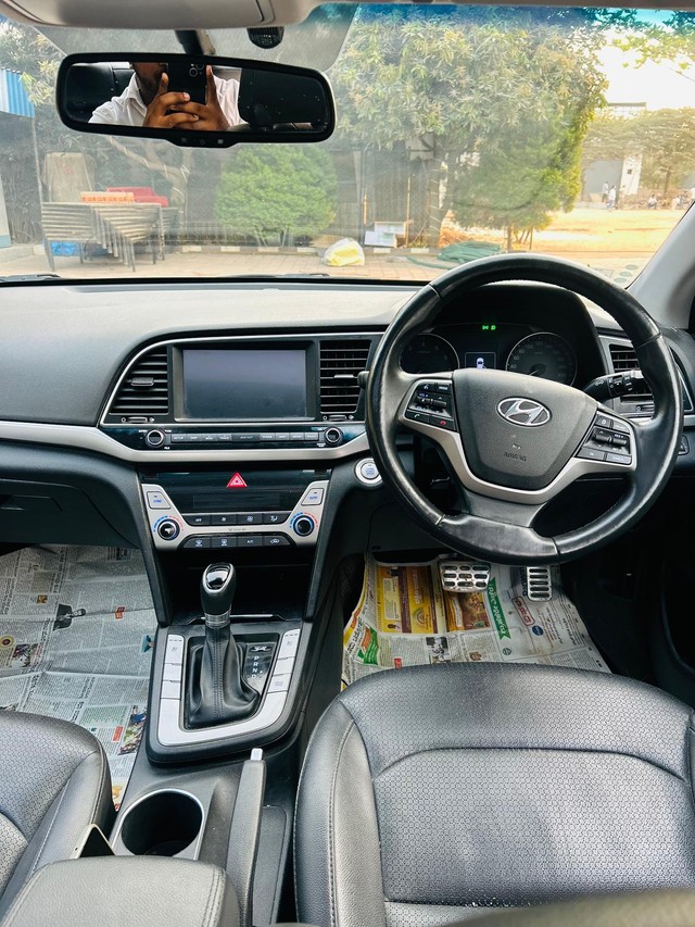 Second-hand 2016 Hyundai Elantra 2.0 SX Option AT for sale in Bangalore-3