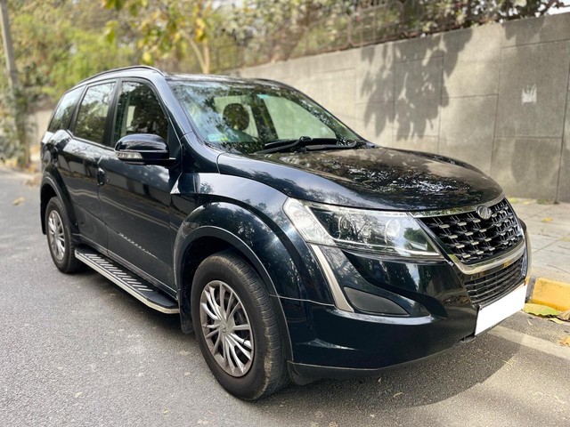 Second-hand 2018 Mahindra XUV500 W7 AT BSIV for sale in New Delhi-0
