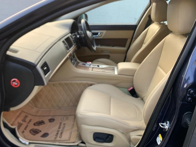 Jaguar XF 2.0 Litre Petrol Second-hand 2014 Jaguar XF 2.0 Litre Petrol for sale in New Delhi-16