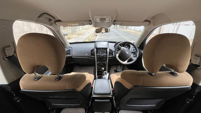 Second-hand 2018 Mahindra XUV500 W7 AT BSIV for sale in New Delhi-14