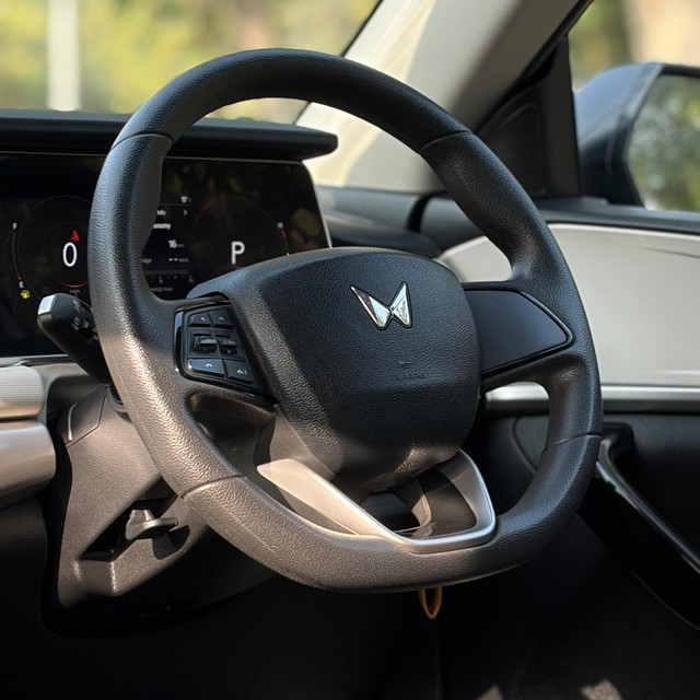 Second-hand 2023 Mahindra XUV700 AX5 AT BSVI for sale in Noida-16