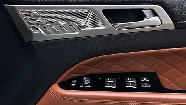 Second-hand 2019 Mahindra Alturas G4 4X4 AT BSIV for sale in Noida-17