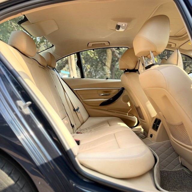 Second-hand 2017 BMW 3 Series 320d for sale in Noida-13