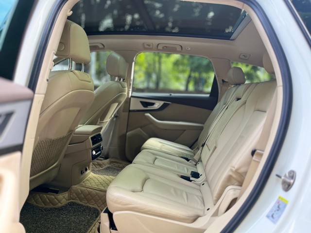 Second-hand 2019 Audi Q7 45 TDI Quattro Premium Plus for sale in New Delhi-12