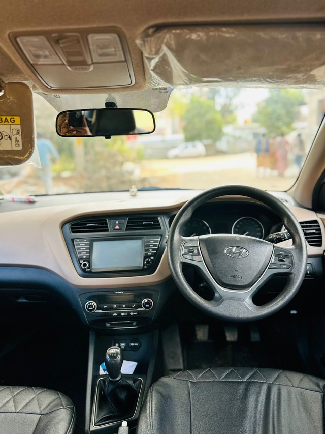 Second-hand 2017 Hyundai i20 Asta 1.2 for sale in Bangalore-5