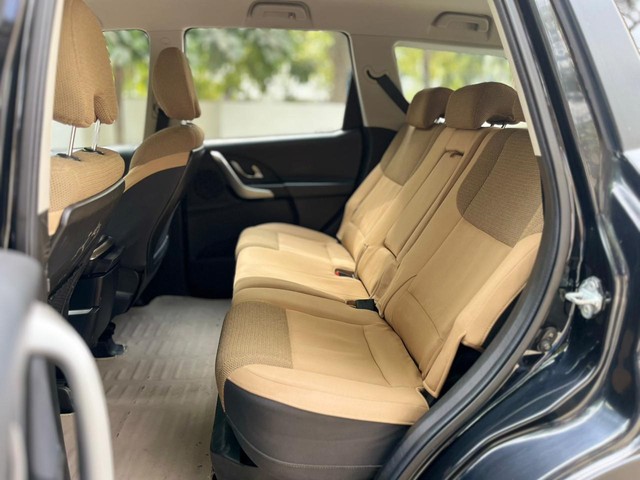 Second-hand 2018 Mahindra XUV500 W7 AT BSIV for sale in New Delhi-11