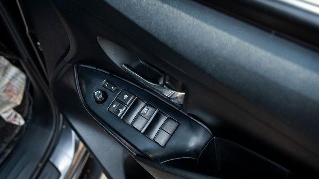 Second-hand 2022 Toyota Innova Crysta 2.7 GX 7 STR AT for sale in New Delhi-15